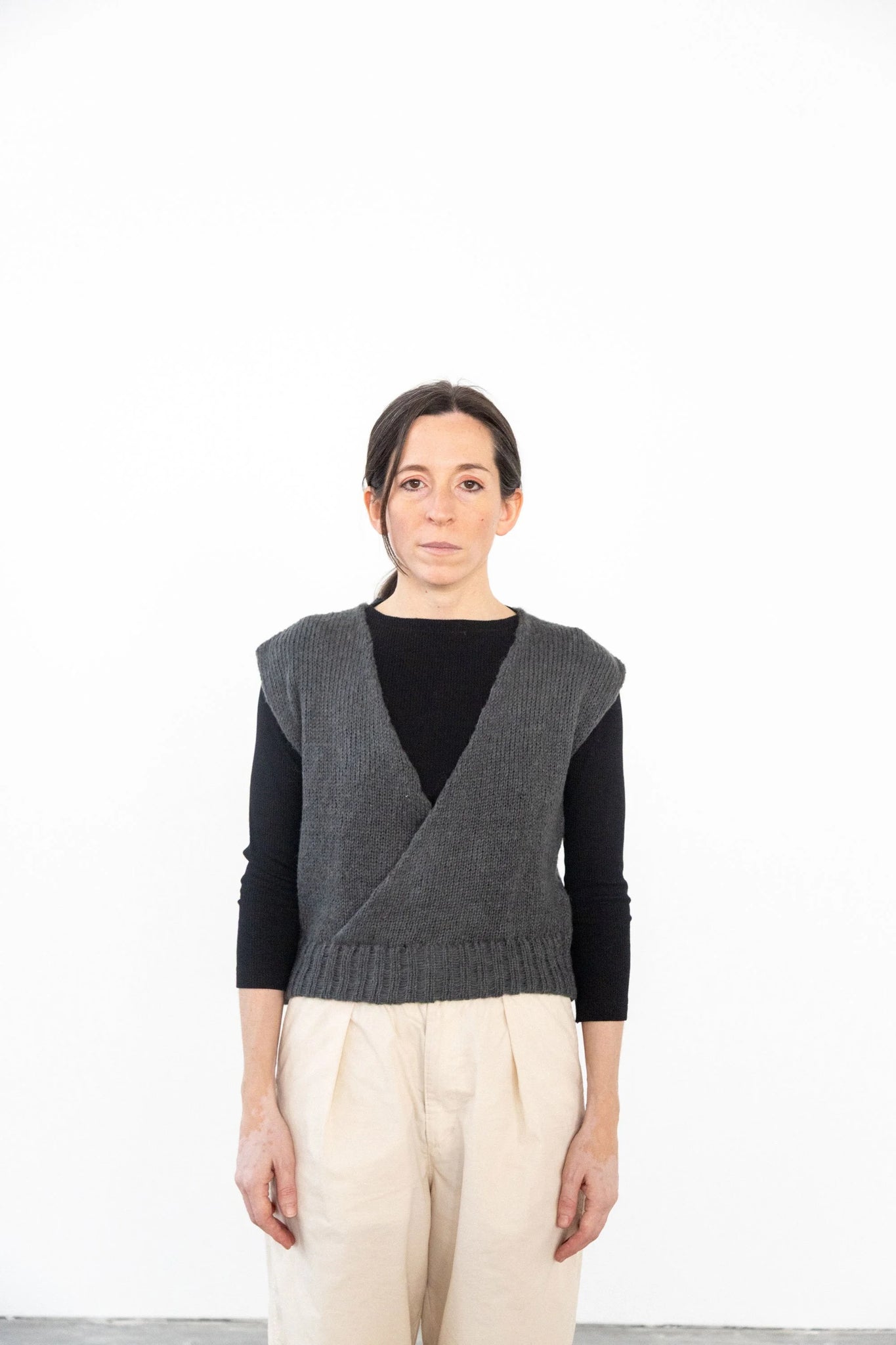 CROSS MOHAIR VEST - Red/Black