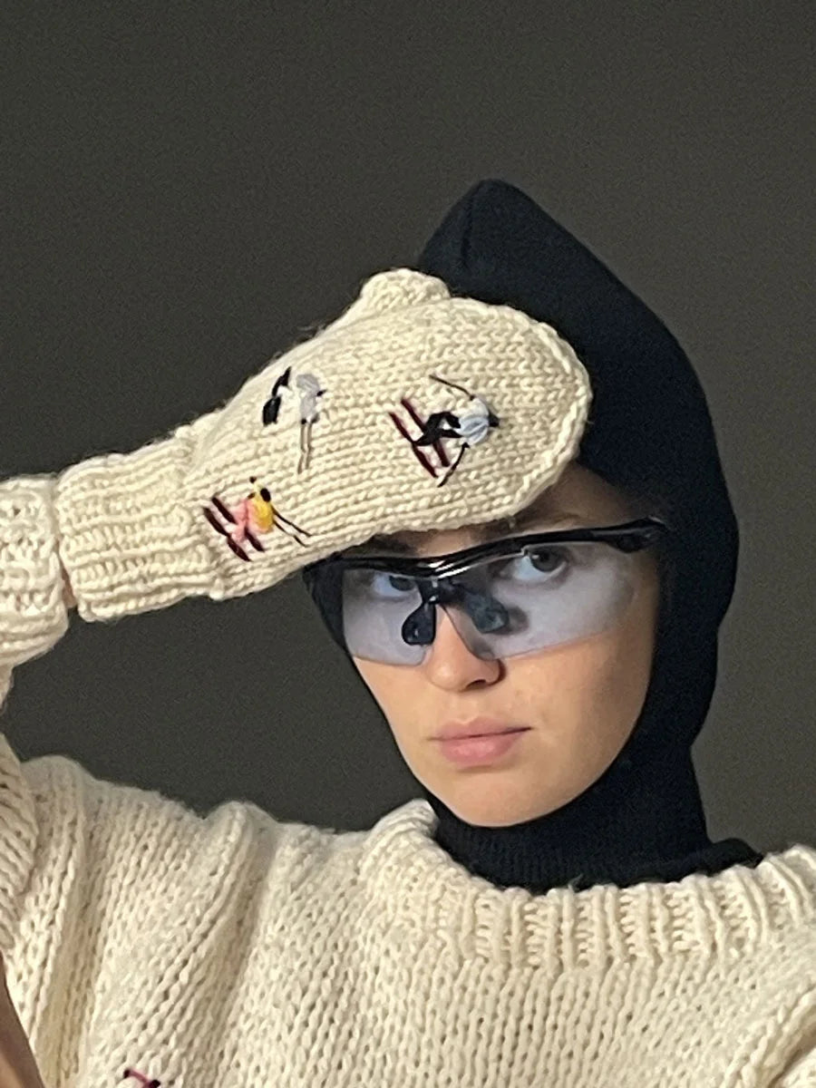 Skiers on the slope mittens - Ivory
