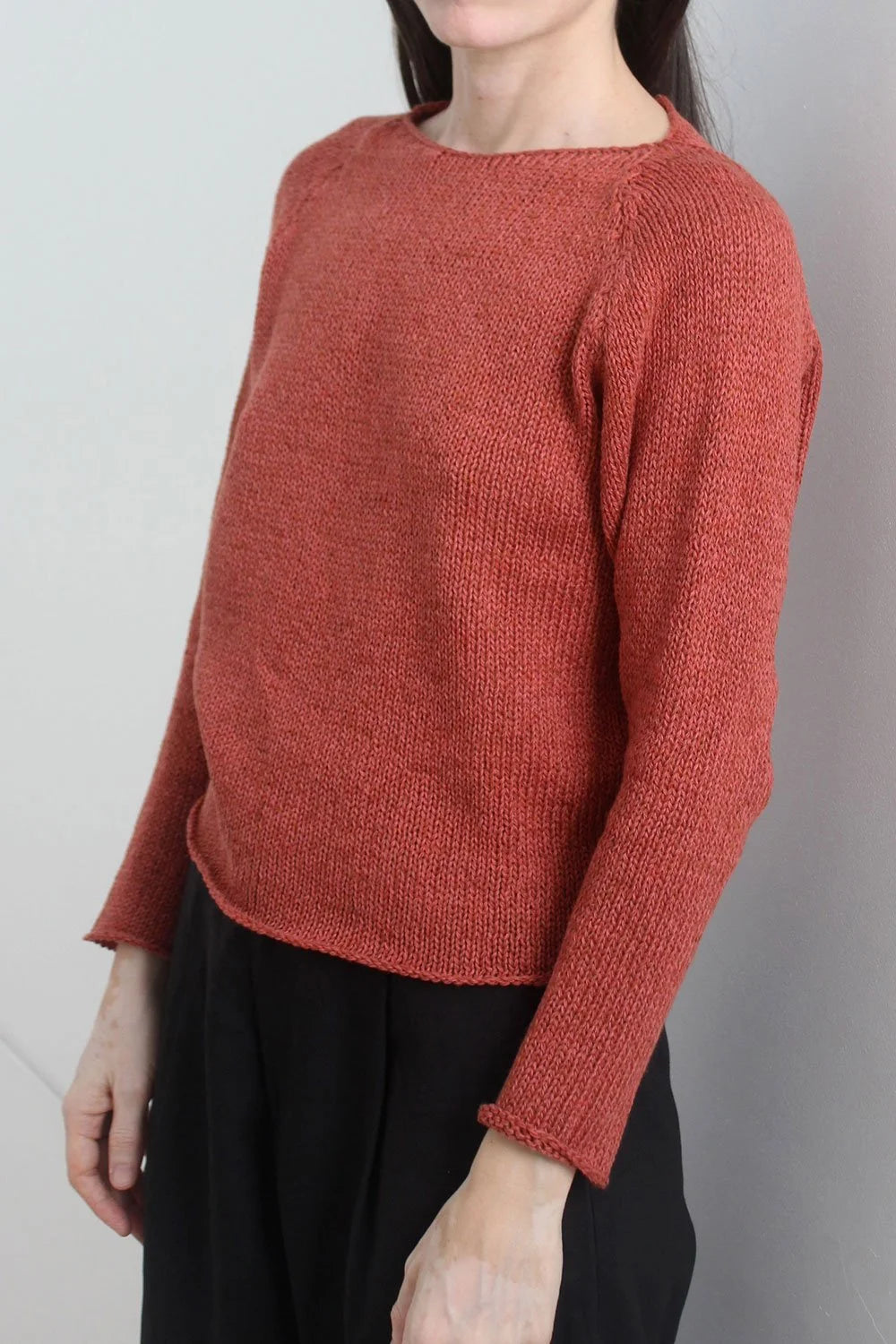 TRAPEZOID RANGLAN SWEATER - Brick/ Black