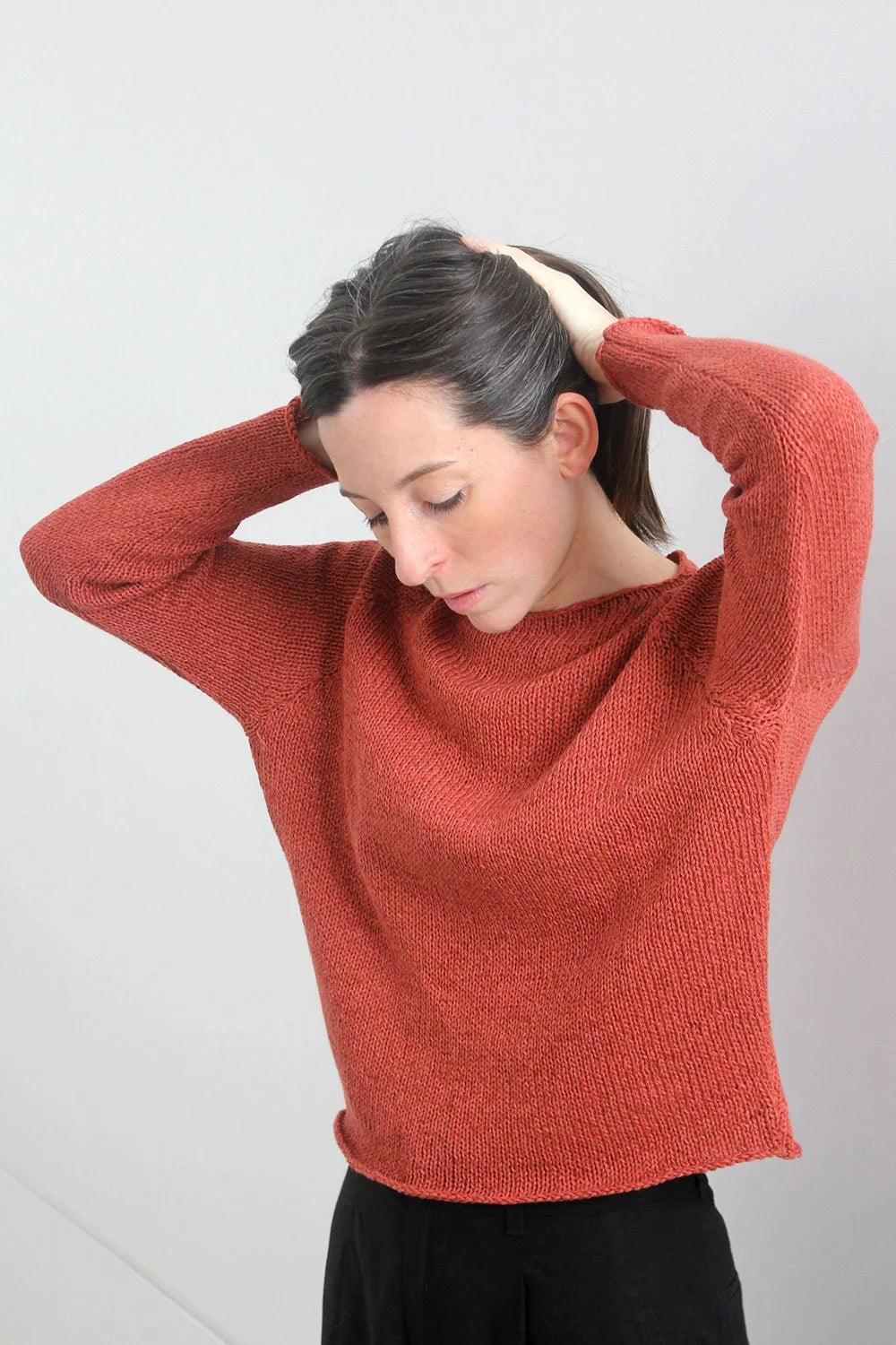 TRAPEZOID RANGLAN SWEATER - Brick/ Black