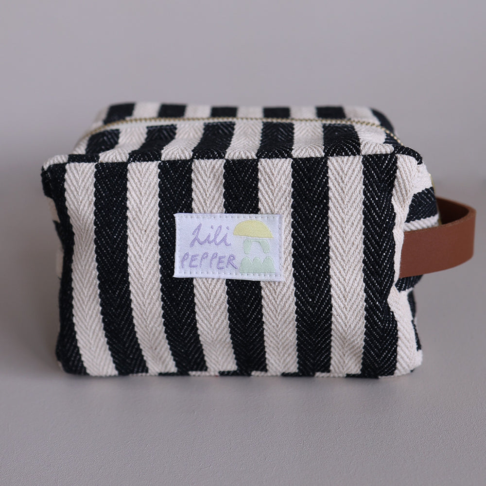 Necessaire - Black Stripe