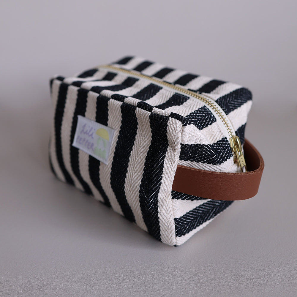 Necessaire - Black Stripe