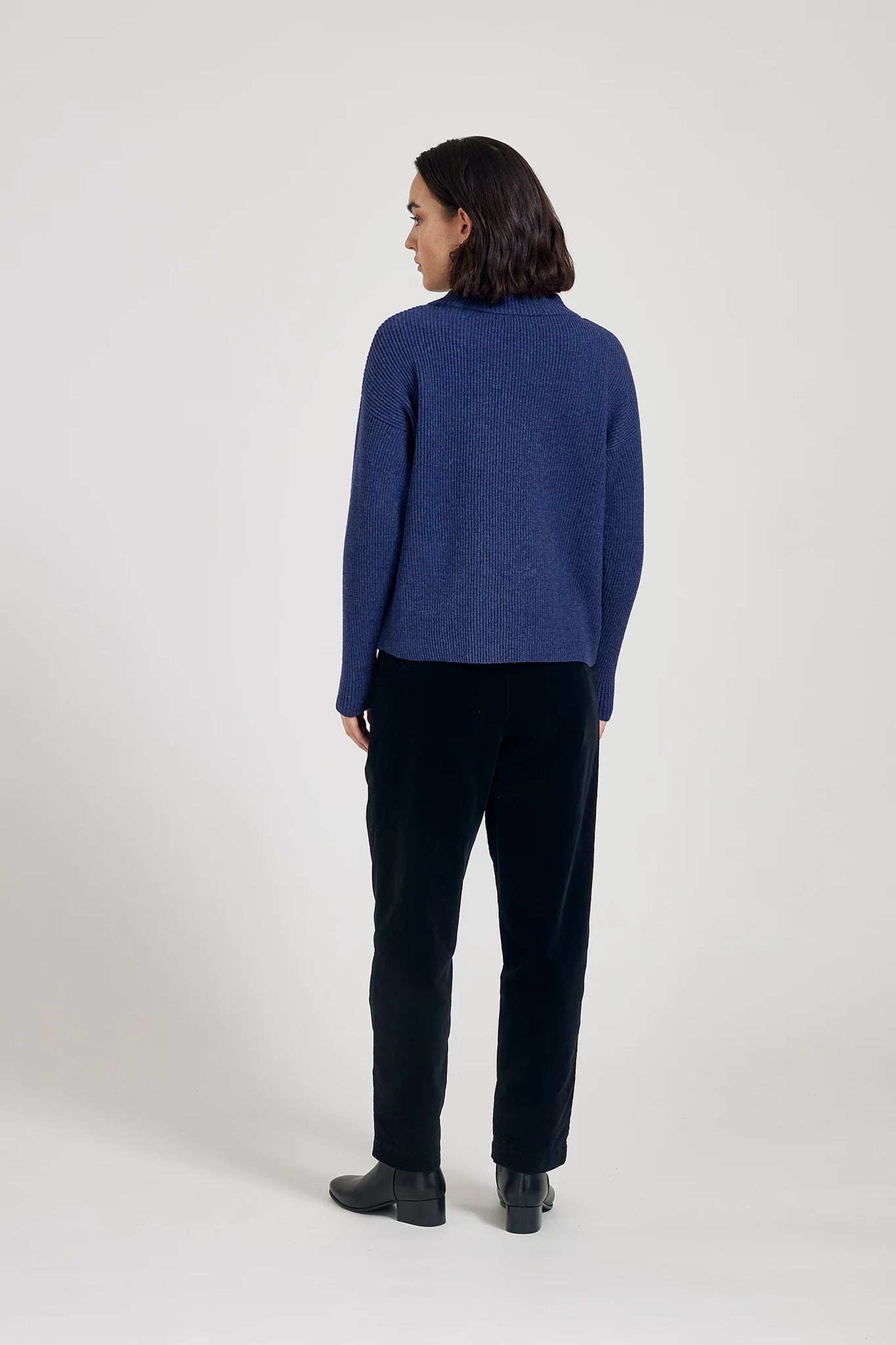 Helga lambswool pocket sweater – Ink blue