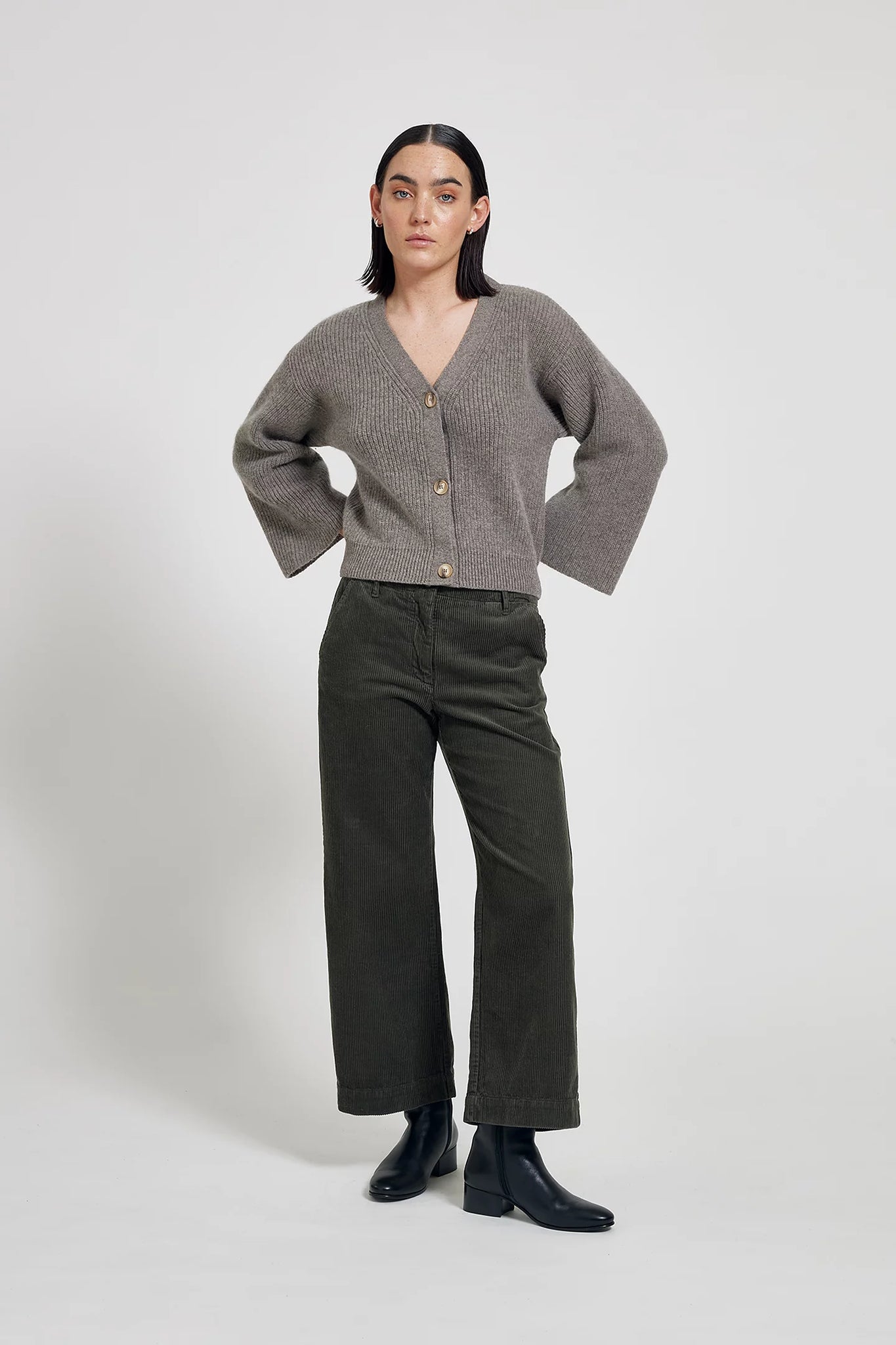 Lail cropped corduroy trousers – Thyme green
