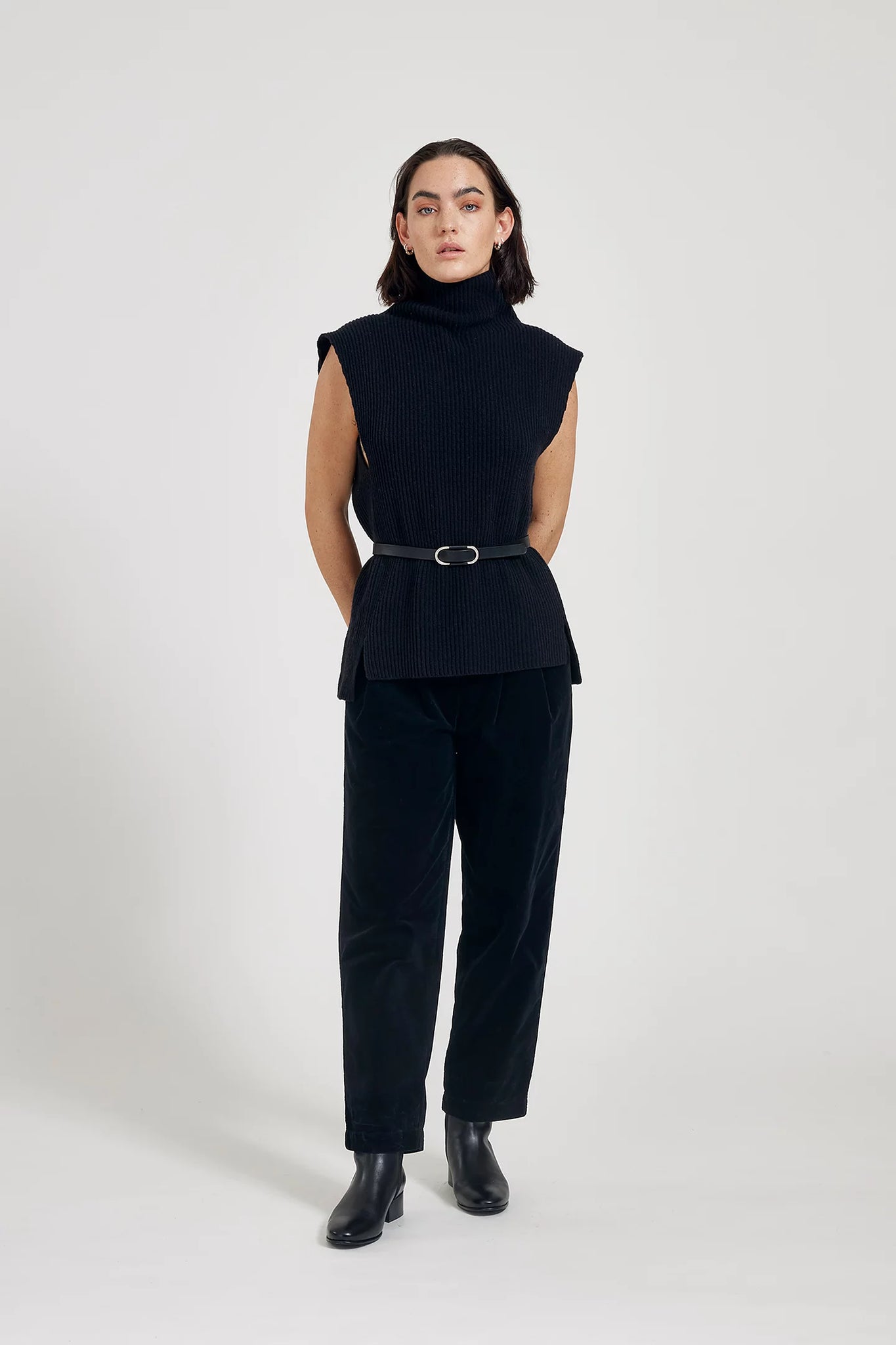 Vani Lambswool Vest – Black