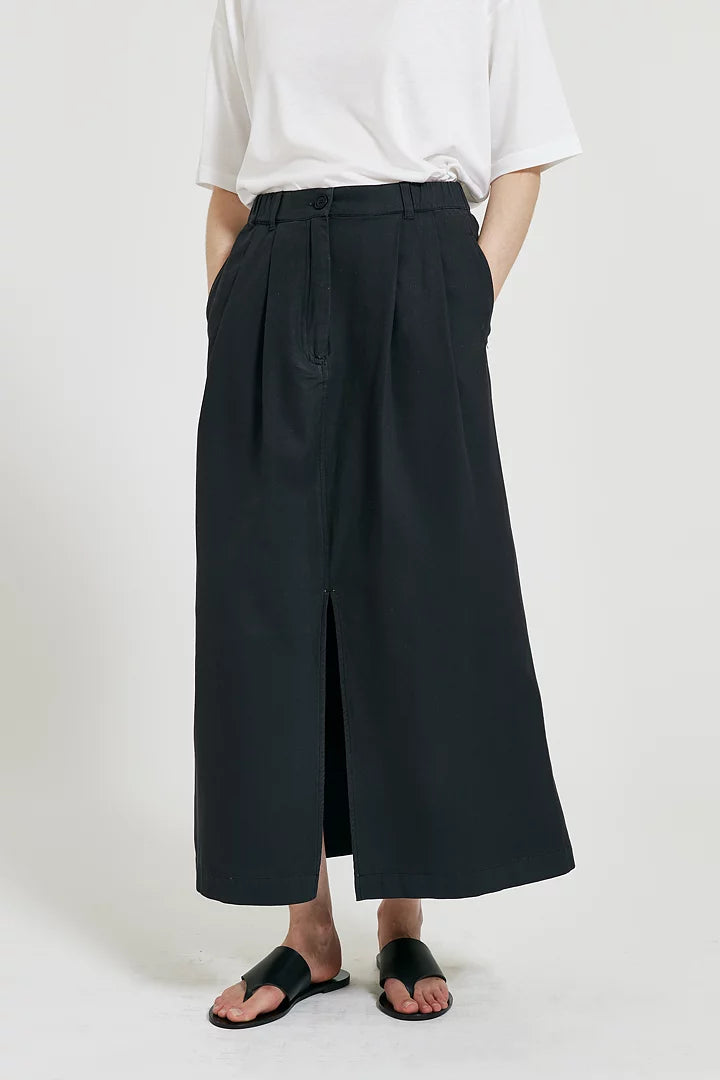 Arden elasticated waist midi A-line skirt in Pima cotton - Warm black