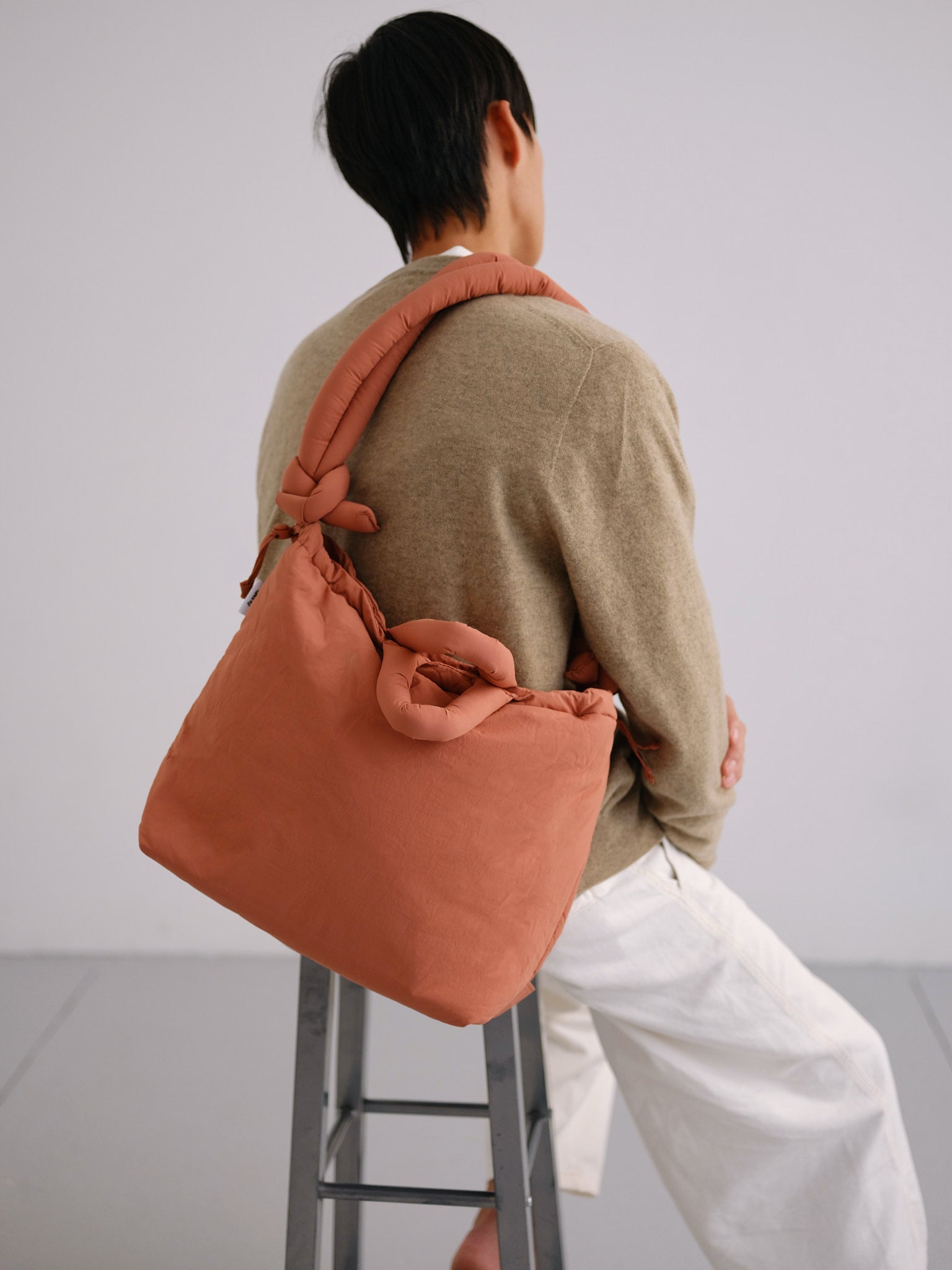 ONA SOFT BAG - soft peach