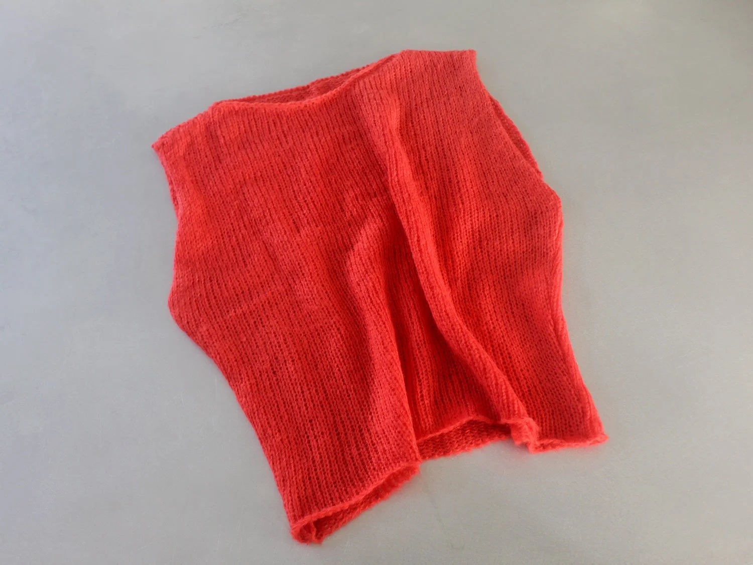 TRAPEZOID MOHAIR VEST - Red