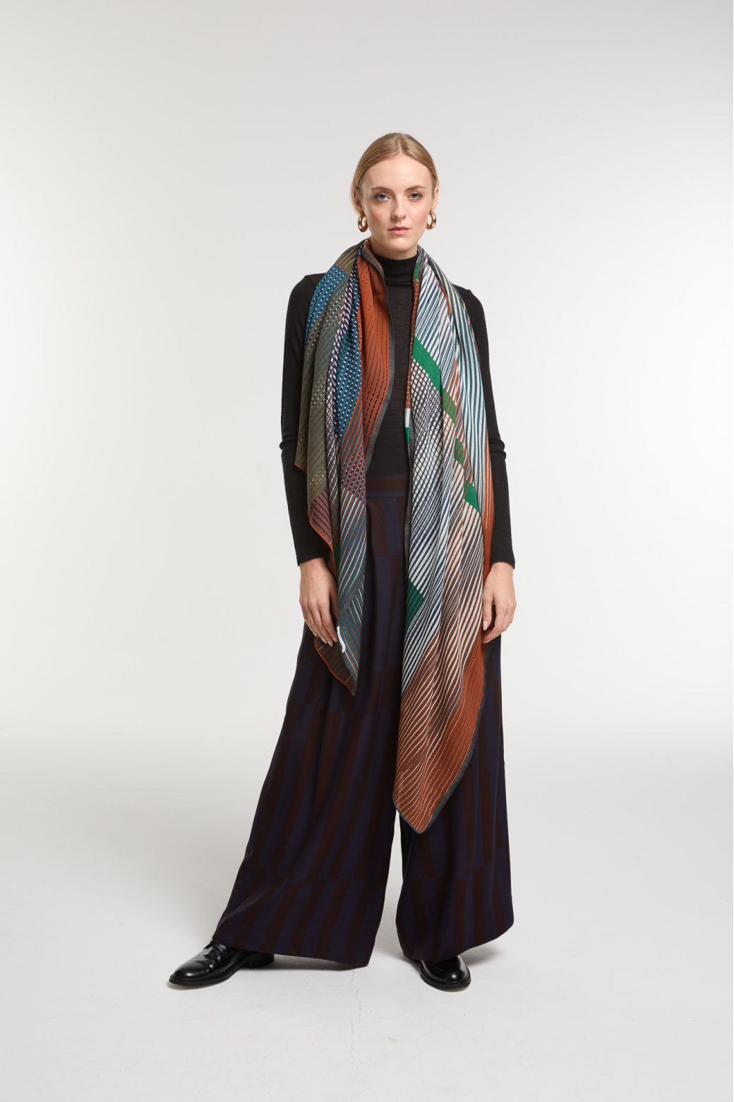 Vibrant Scarf - Brown