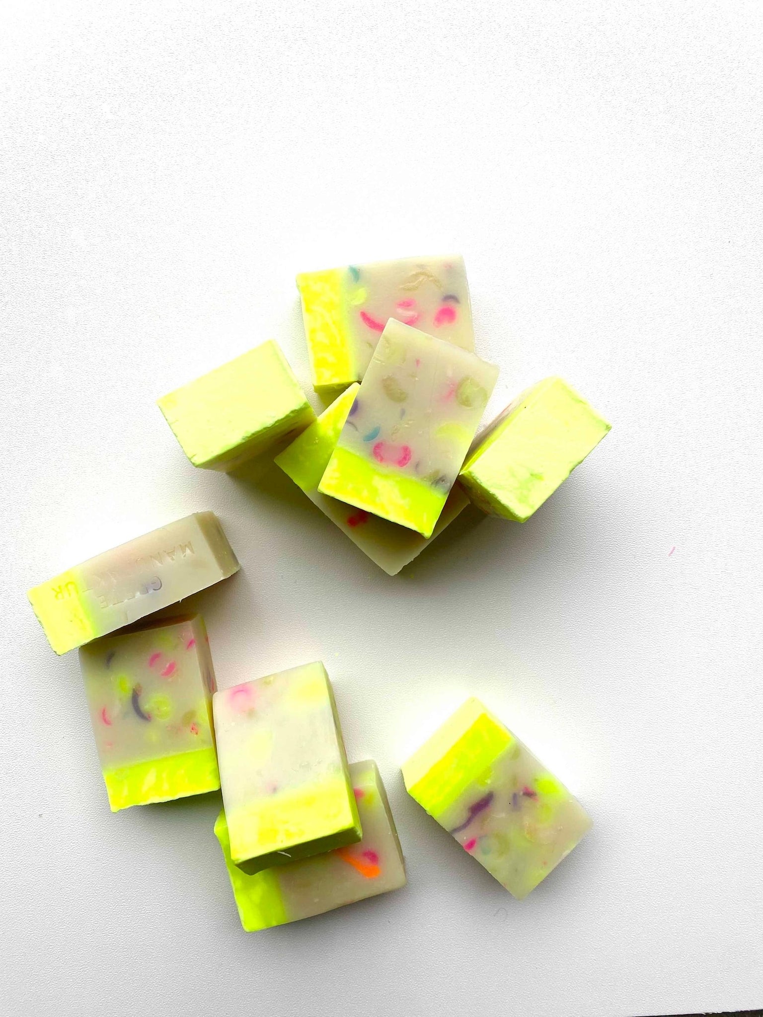 ANNIKA Seife mit INGWER & ZITRONE - frisch, belebend, bunt, Seife, vegan, Geschenk, pflegend