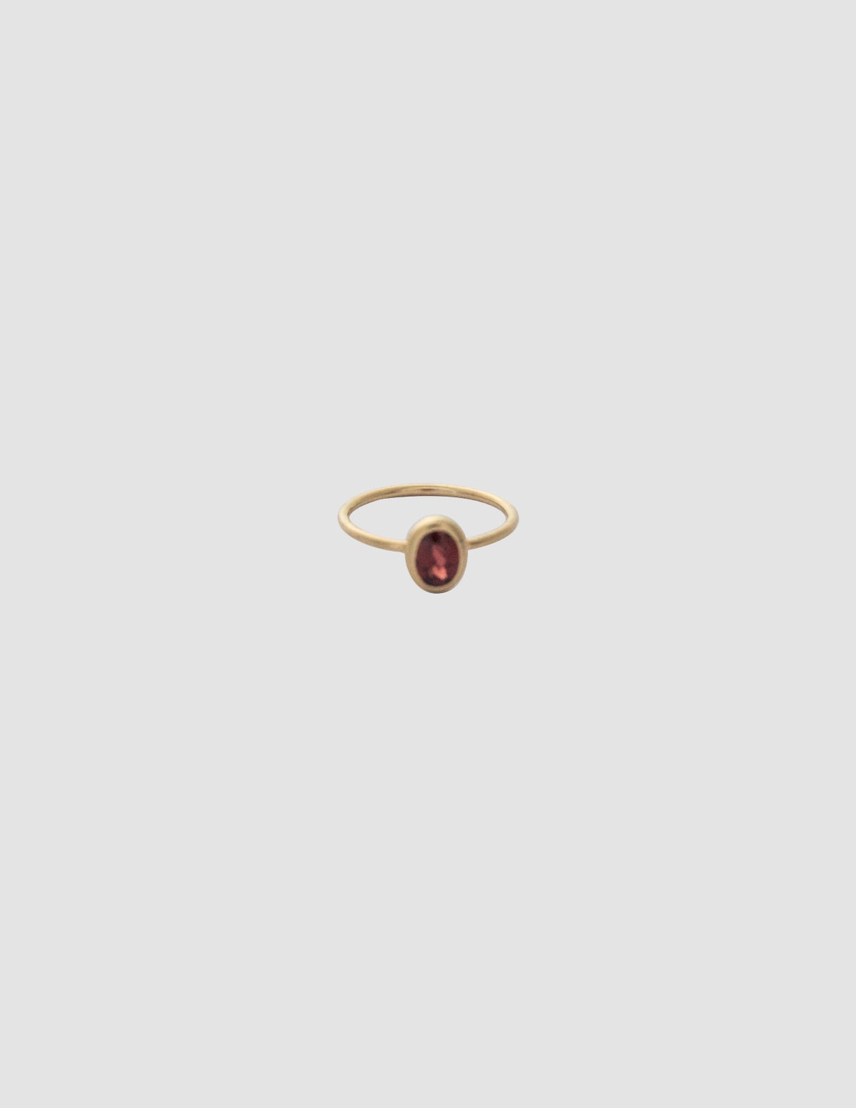 Garnet ring - gold  and red garnet