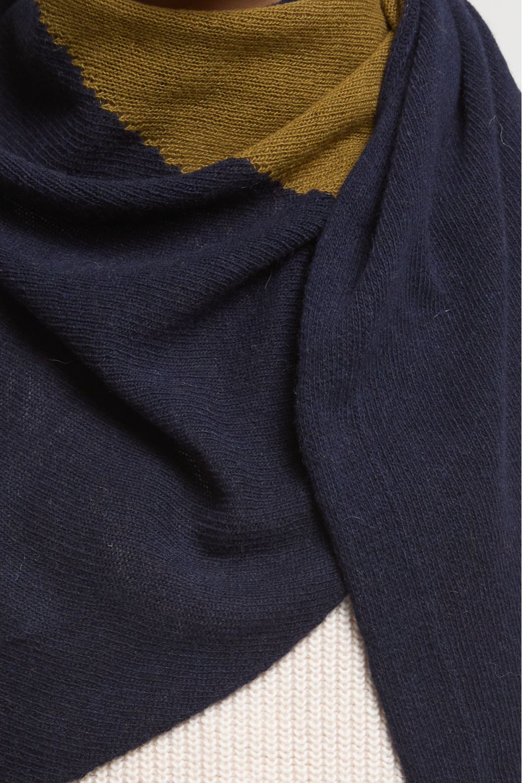 Viggo Triangle - Navy Kaki